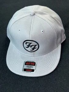 Cappello Foo Fighters 2023 Tour ricamato taglia unica retro a scatto NUOVO MAI INDOSSATO - Foto 1 di 11