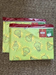 2 manteles de vinilo de Navidad verde The Grinch 52" X 70" mantel navideño-NUEVO - Imagen 1 de 2