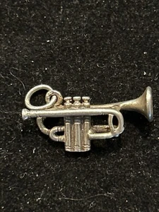 INSTRUMENTO MUSICAL COLGANTE DE TROMPETA 3D PLATA ESTERLINA - Imagen 1 de 6
