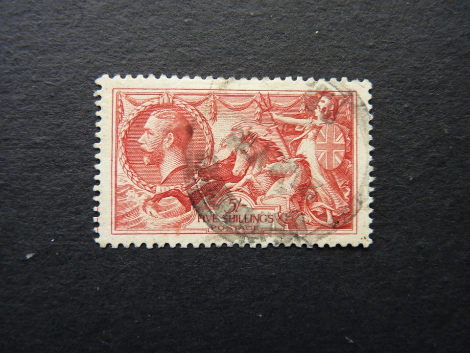 GREAT BRITAIN. KING GEORGE V. 1934. 5/- RE-ENGRAVED SEAHORSE  SG451 - Image 1 of 1