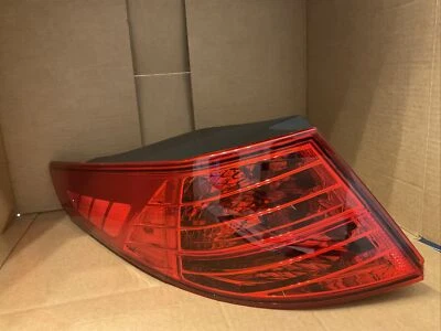 Halogen Tail Light For 2011-13 Kia Optima Korea Built Left Outer ( CHIPPED) Foto 1 de 4