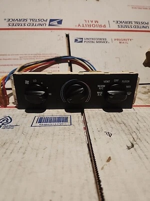 Temperature Control Unit Lincoln Town Car Heat AC Climate 1998-2011 OEM - Image 1 of 4