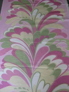 BTY Mod Fabric Pink Green Yellow Feather Plumes Large Scale Retro Print Cotton - Bild 1 von 12