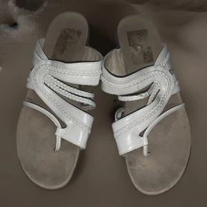 Sandalias de cuña Wear Ever Freeda blancas para mujer tanga zapatos 9M - Imagen 1 de 5