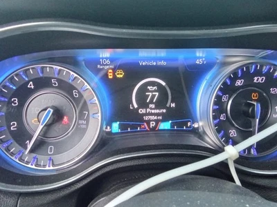 Cuadro medidor velocímetro 300 OE 2016 127 k millas Chrysler Foto 1 de 4