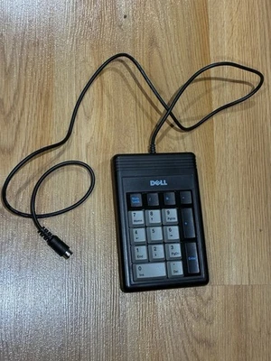 Generic Dell Computer 17 Key Numeric Keypad with PS/2 Model No. 86004 - Image 1 of 4