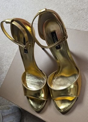 Sandalias Dolce & Gabbana Doradas Talla Euro 39 Foto 1 de 3