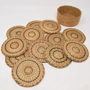 12 Gewebte Rattan Untersetzer & Halter Cottagecore Strand Boho Natur Korbgeflecht 4" Rund - Bild 1 von 10