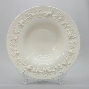 Wedgwood Servizio Ciotola 13" Crema su Crema Uva Goffrata Queens Ware - Inghilterra - Foto 1 di 8