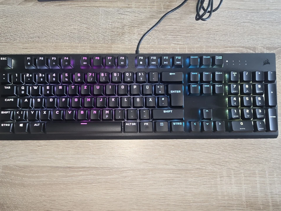 Corsair K60 RGB Pro Low Profile Tastatur m. MX RGB Speed Schalter, QWERTZ, OVP - Bild 1 von 3