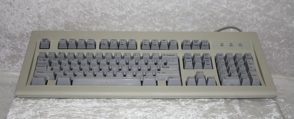 Model M Clicky computer keyboard PS/2 Tested & Working - Vintage/Retro Mainframe - Image 1 of 4