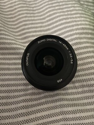 Olympus Zuiko Digital 14-45mm F3.5-5.6 Lens - Image 1 of 4