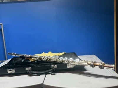 Flauta enchapada en plata Communhardt 2SP, limpia y esterilizada con estuche y paño de limpieza Foto 1 de 4