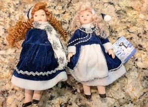 2 Porzellan Puppen Belinda Agnes Christmas Collection 6,5" *siehe Beschreibung  - Bild 1 von 3