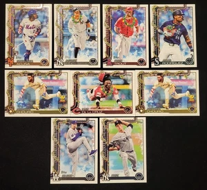 2025 Topps Holiday SP Candy Cane Present Light Necklace Cookie Back - Bild 1 von 2