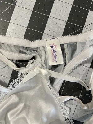 Bragas Frederick’s Of Hollywood Talla L Blanco Satinado Encaje Tirantes Novia - Nuevas Foto 1 de 4