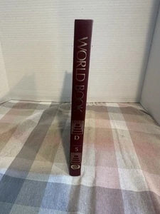 The World Book Encyclopedia Volume  D Book  5 Hardcover 1988 USA - Picture 1 of 4