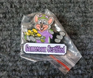 Spilla da bavero certificata Chuck E Cheese Gameroom NOS - Foto 1 di 4