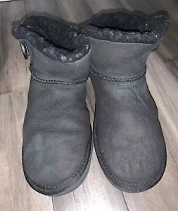 UGG Mini Bailey Damen Größe 8 Knöpfe schwarz Lammfell Shearling Stiefel 3352 - Bild 1 von 4