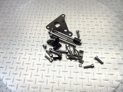 2015 09-17 TRIUMPH SPEEDMASTER FABRICANTE DE EQUIPOS ORIGINALES SOPORTE DE MOTOR LOTE DE PERNOS Foto 1 de 4