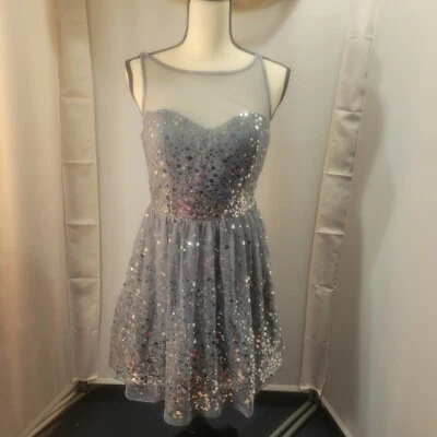 Mini vestido de lantejoulas cinza delia com sobreposição de tule - Imagem 1 de 3