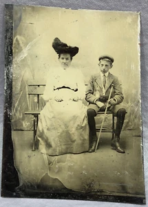 c.1890s Tintype - LADY AND BOY - Victorian Studio Portrait - X9TT3 - Bild 1 von 3