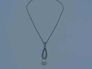 Girocollo Con Ciondolo Yukey Acciaio Diamante E Perla Naturale - Foto 1 di 2