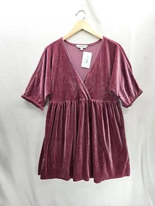 Neu mit Etikett Davi & Dani beerenfarbenes kurzärmliges Samtkleid mit V-Ausschnitt Größe M - Bild 1 von 9