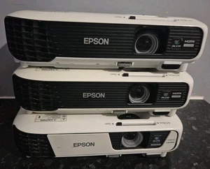 Epson EB-U32 Home Cinema Projector 3200 Lumens Full HD 1080p + W04 X 2. Spares. - Picture 1 of 18