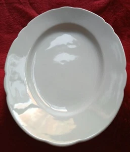 Servierplatte Porzellan oval weiß gewellter Rand 33 x 22 x 5 cm sehrgut erhalten - Bild 1 von 5