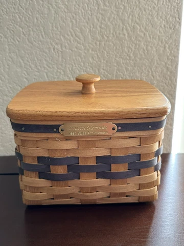 BRADFORD BASKET Co. Square Basket with Wooden Lid Signed Made In USA EUC Cover