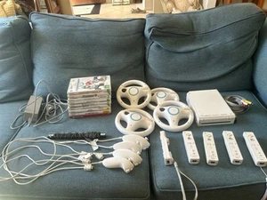 Wii Console Bundle 5 Remotes & 4 Nunchuks + Games + HDMI Adapter + Cords - Picture 1 of 6