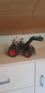 Siku Modell 3285 Fendt 724 Black Beauty Frontlader Umbau NEU, OVP, 1:32 - Bild 1 von 4