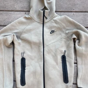 Cream Nike Tech New Gen - Picture 1 of 3