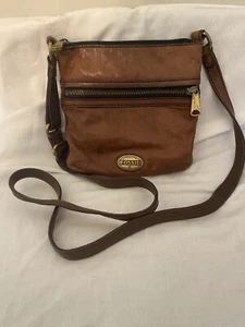 Genuine Authentic Fossil Cowhide Leather Saddle Large Brown Crossbody Purse Bag - Picture 1 of 14