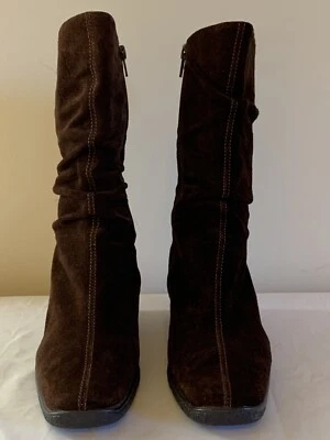 BASS Size 6.5 M Ganelle Boots Suede Leather Brown Mid Calf. Pre-owned. - Image 1 of 4