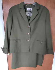 Le Suit sz 18 2-piece olive green skirt suit 3-button blazer buttoned pockets - Picture 1 of 11
