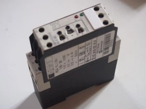 Tempo TELEMECANIQUE RE4 ML11BU - Picture 1 of 4