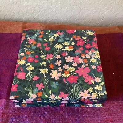 Molly And Rex Punch Studio Cuadrado 8.25" Solapa Caja Almacenamiento Organización Floral Foto 1 de 4