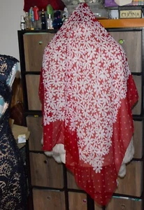 Sciarpa JACLYN SMITH Designer ITALIA 34" Sciarpe Quadrate Rosso Bianco Camomilla - Foto 1 di 3