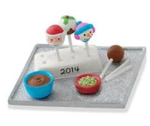 Hallmark - Season's Treatings - 6th in Series - Keepsake Ornament - Picture 1 of 4