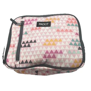 PackIt Freezable Classic Lunch Box 10 x 8 x 2 Pink Triangles Handle Zipper - Picture 1 of 13
