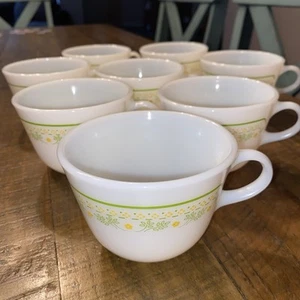 Lotto 8 tazzine da caffè o tè vintage Pyrex fiori verde sole e giallo - Foto 1 di 9