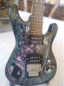 JOE SATRIANI - Flying in a Blue Dream Ibanez Maßstab 1:4 Replik-Gitarre ~ Axe Heaven - Bild 1 von 5