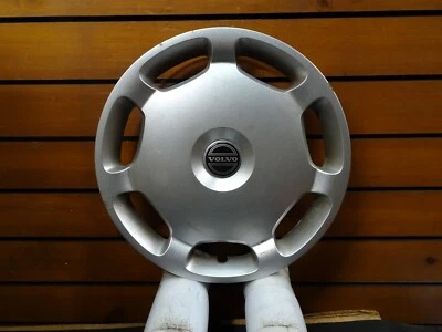 Volvo S70 2000-2001 15", tapacubos, 7 radios, OEM, cubierta de rueda Foto 1 de 4