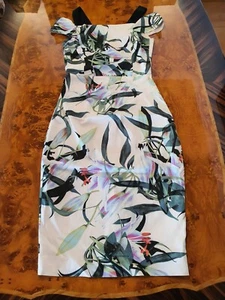 Wunderschönes Kleid von Karen Millen - Bild 1 von 3