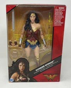 Figura de acción DC Comics Multiverse Wonder Woman 12" espada 1/6 lazo, Starburst - Imagen 1 de 6