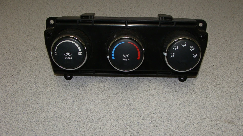 2011 2012 2013 JEEP WRANGLER HEATER A/C CLIMATE TEMPERATURE CONTROL P55111167 - Image 1 of 4
