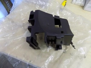 Genuine Peugeot 406 1998 Onwards Fuse Box Support 6547RW - Picture 1 of 1