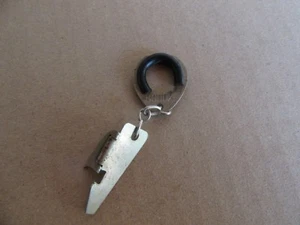 26H Vintage Bonux Porte Clés Figurine Jaune H 8,1 cm - Picture 1 of 4